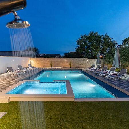 Apartman David S Bazenom Podusje Екстериор снимка